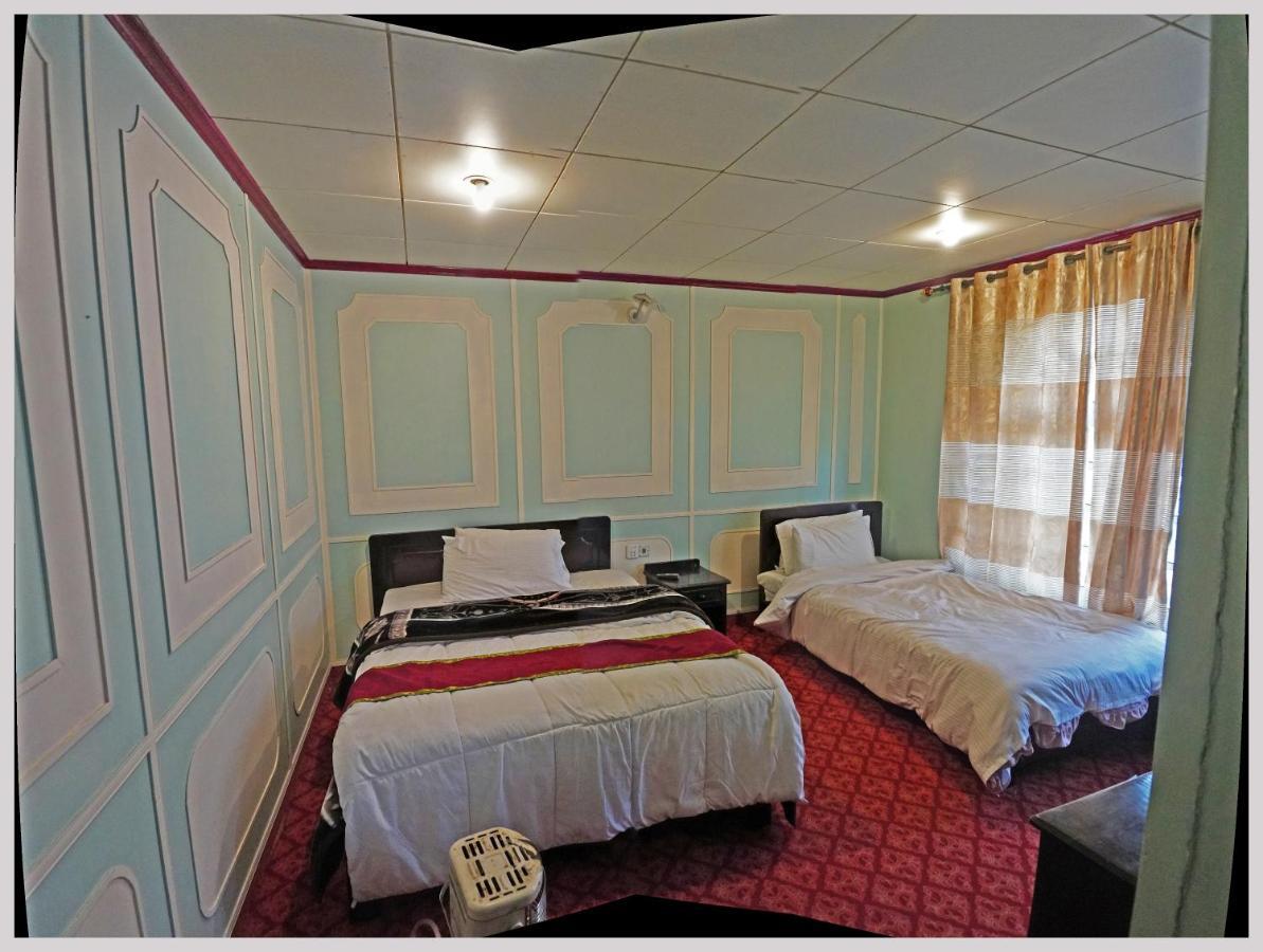 Hotel Dewanekhas Скарду Екстер'єр фото