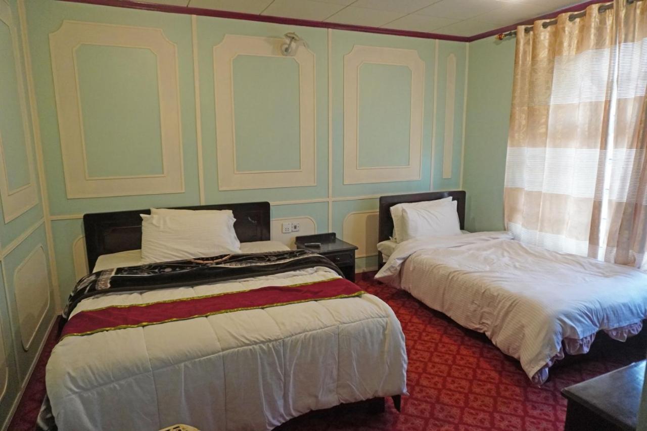 Hotel Dewanekhas Скарду Екстер'єр фото