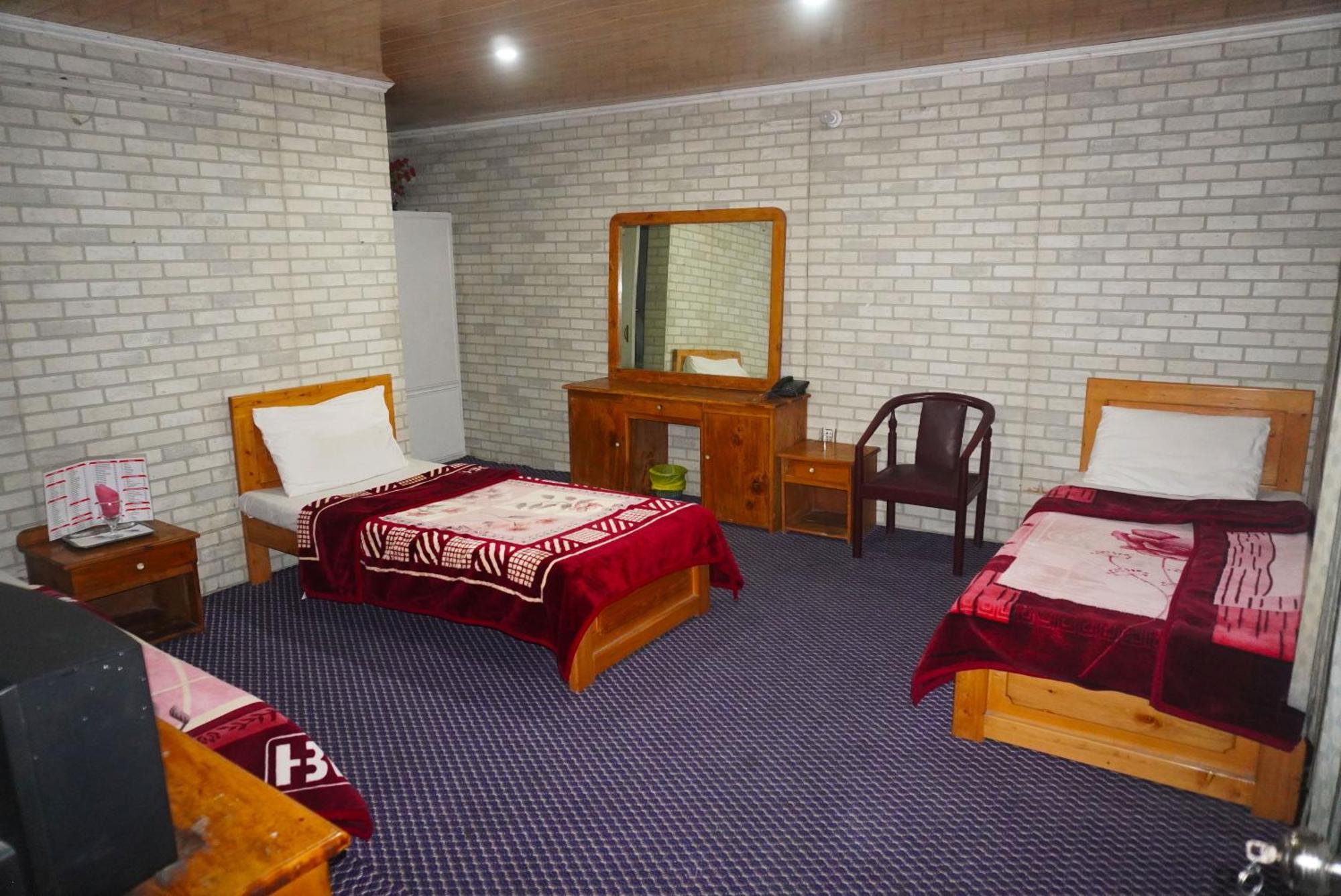 Hotel Dewanekhas Скарду Екстер'єр фото