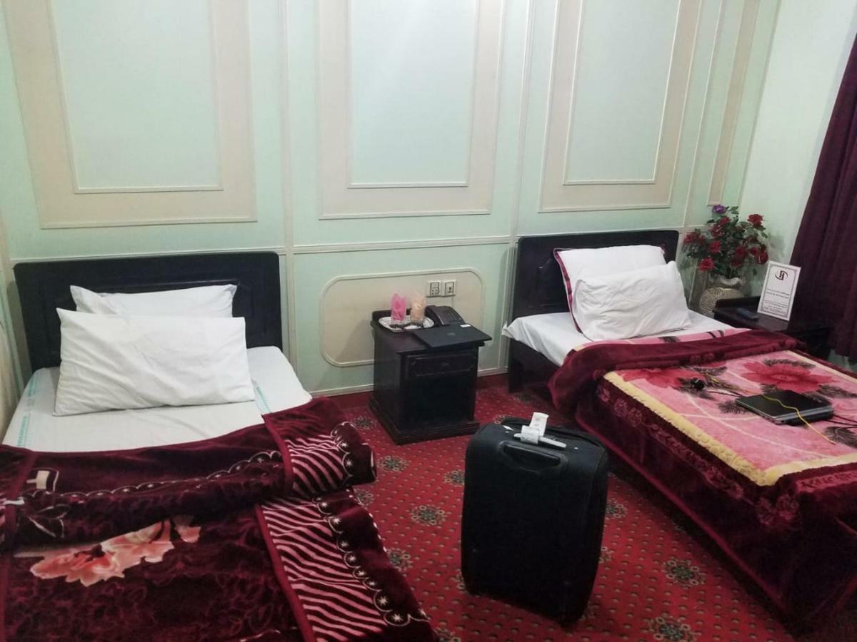 Hotel Dewanekhas Скарду Екстер'єр фото