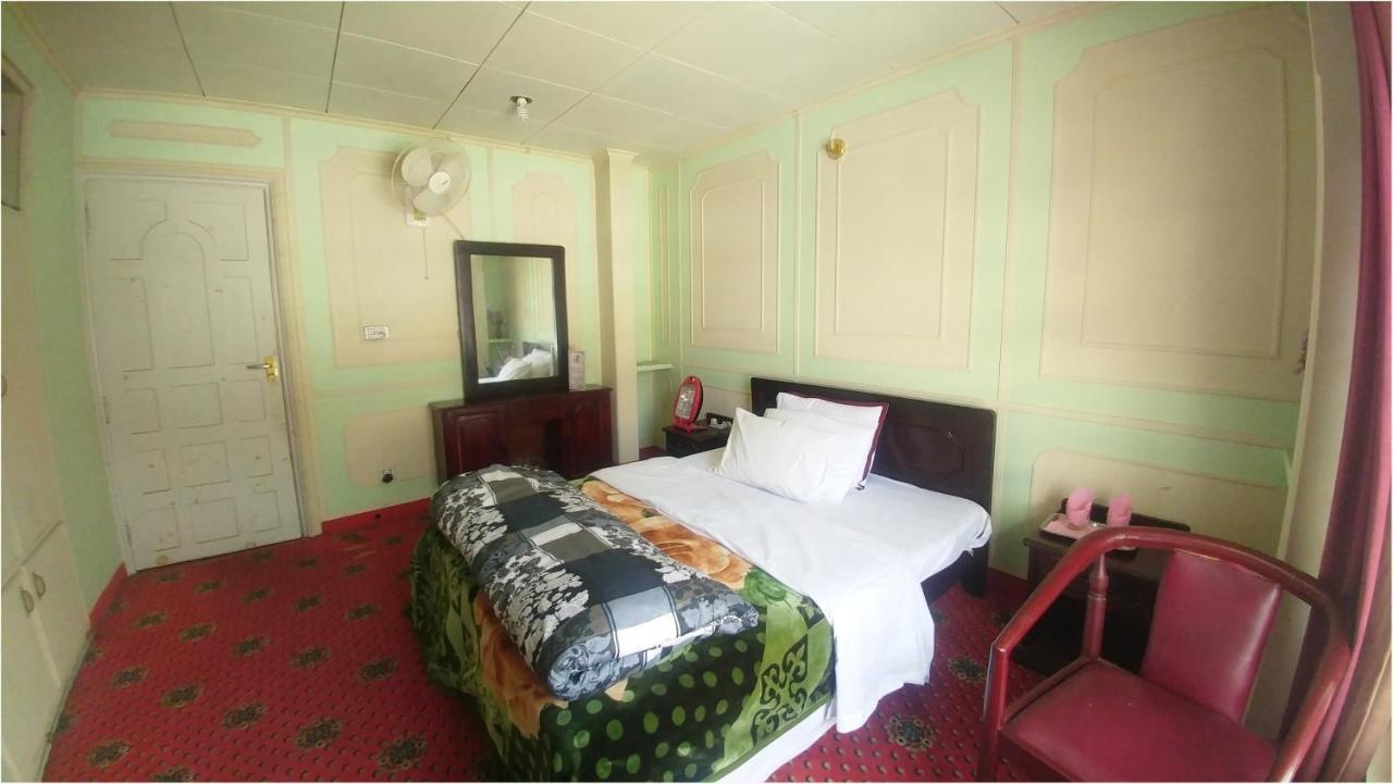 Hotel Dewanekhas Скарду Екстер'єр фото